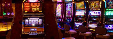 fattbetrich Sportsbook မြန်မာ ဘောလုံး Myanmar National League ဘောင်ငွေ ထည့်နေသောမြင်ကွင်း